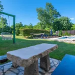 Ladonja, A Charming And Cozy In A Rustic Setting Дом отдыха