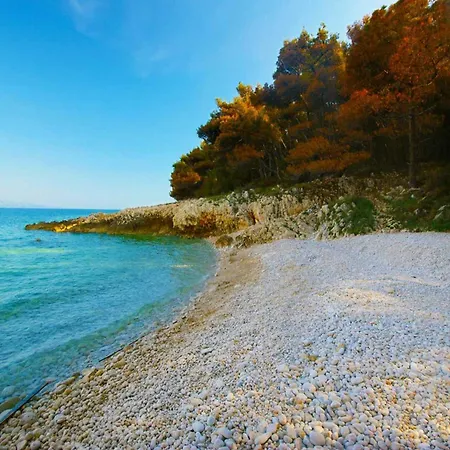 Ladonja, A Charming And Cozy In A Rustic Setting Casa de Férias
