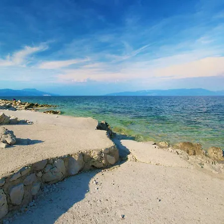 Ladonja, A Charming And Cozy In A Rustic Setting Casa de Férias *