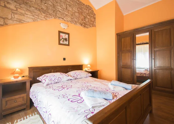 Vikendica Ladonja, A Charming And Cozy In A Rustic Setting