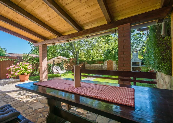 Ladonja, A Charming And Cozy In A Rustic Setting *